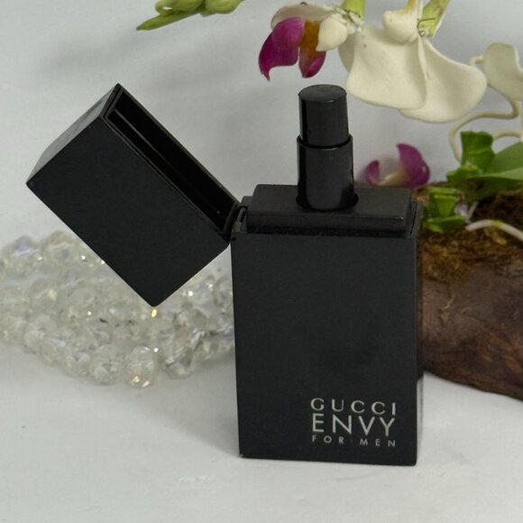 Gucci Envy for Men EDT Refill Spray Vial + Gucci Envy Black Refillable Case* - Picture 4 of 6